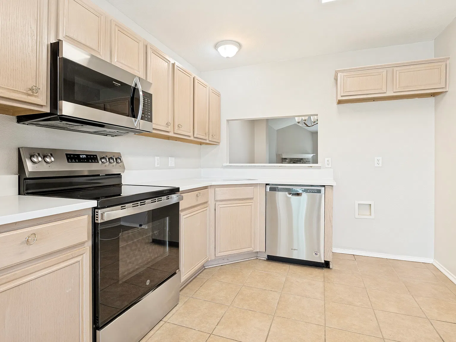3 bed, 1441 sqft, $1,995 — Photo 4