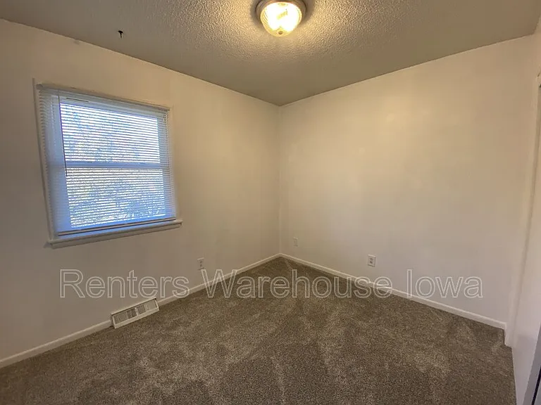 3310 SE 5th St — Photo 9