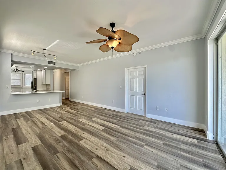27 Royal Palm Way #406 — Photo 14