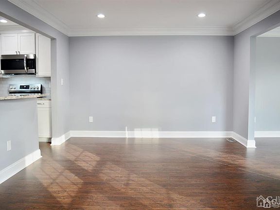 3rd image of 27 Bedfordshire Dr #A