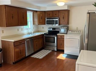 38 Cliff Dr, Avon, CT 06001