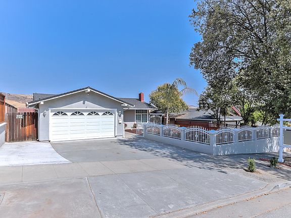 2nd image of 4822 Cloud Dr