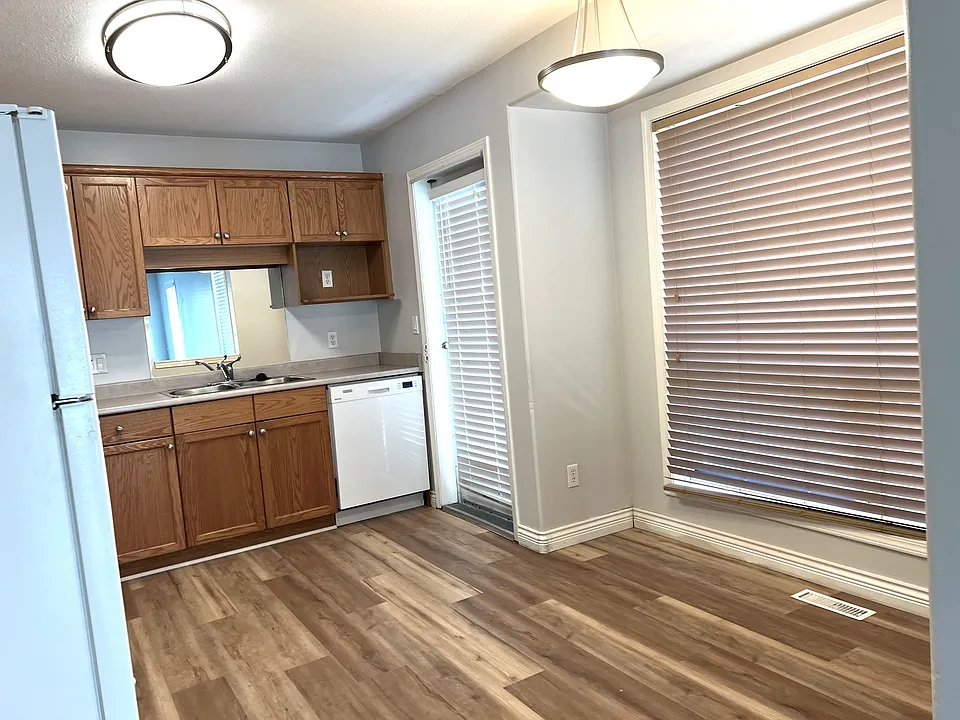 Bole Ave