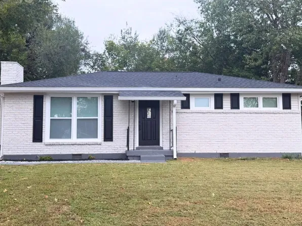 819 Country Club Dr, Clarksville, TN 37043
