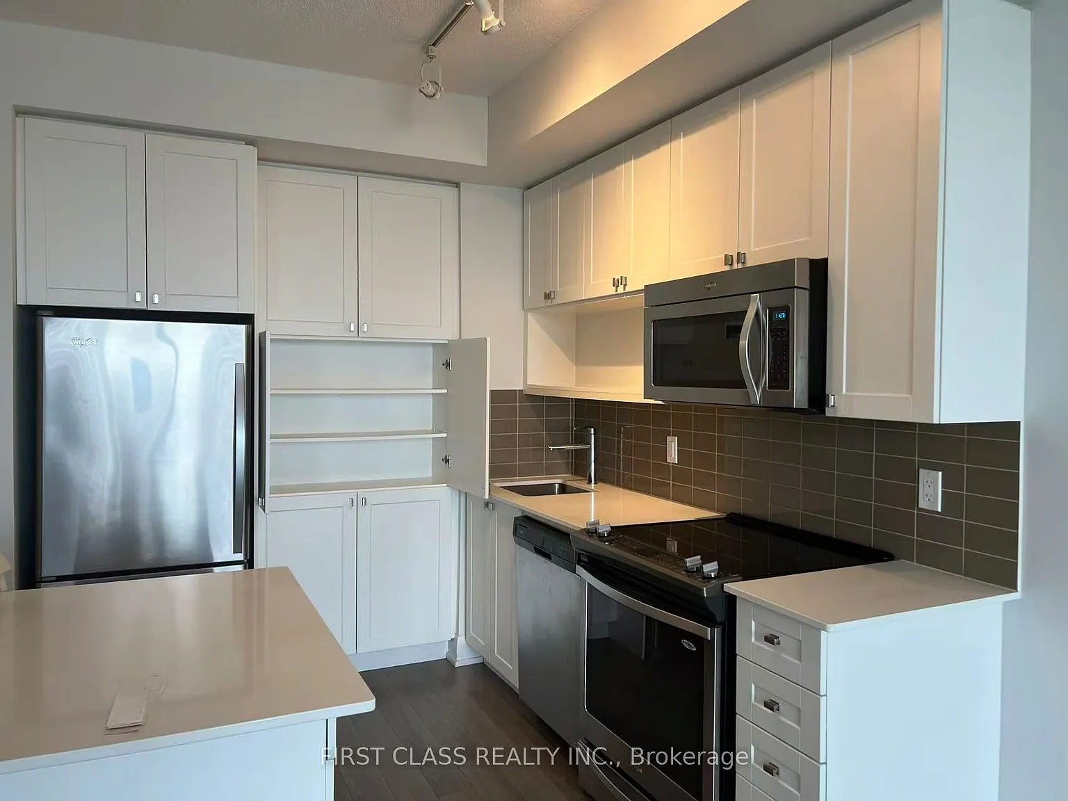 2 bed, $2,300 — Photo 2