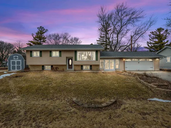 5497 Nickels Dr, Oshkosh, WI 54904