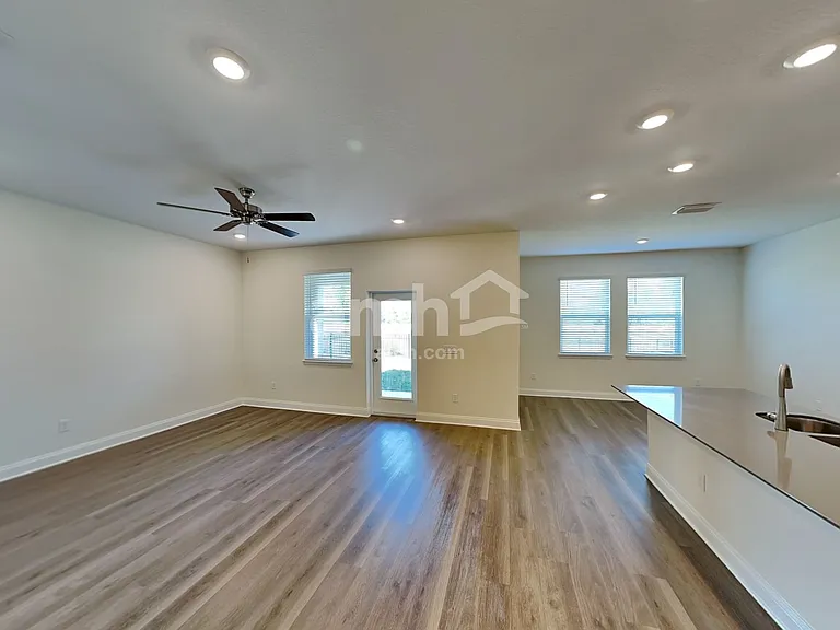 1028 Grafton Ridge Dr — Photo 9