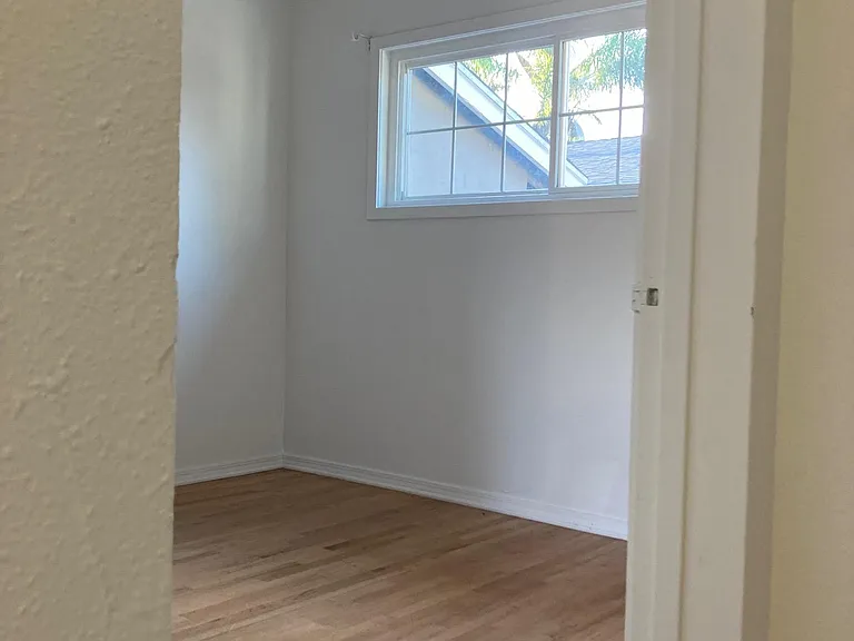 6841 Sowell Ave — Photo 7