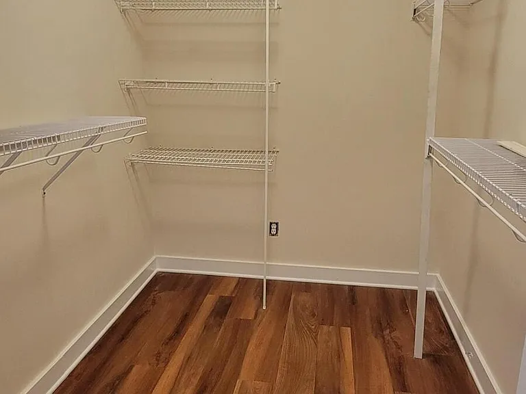 4405 Windtree Rd — Photo 12