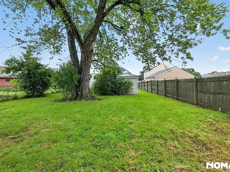 220 Michael Ave — Photo 18