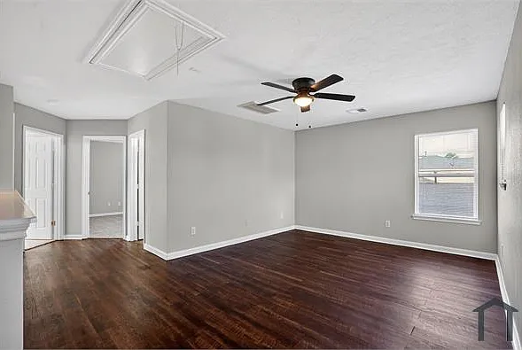 2923 Beacon Grove St — Photo 9