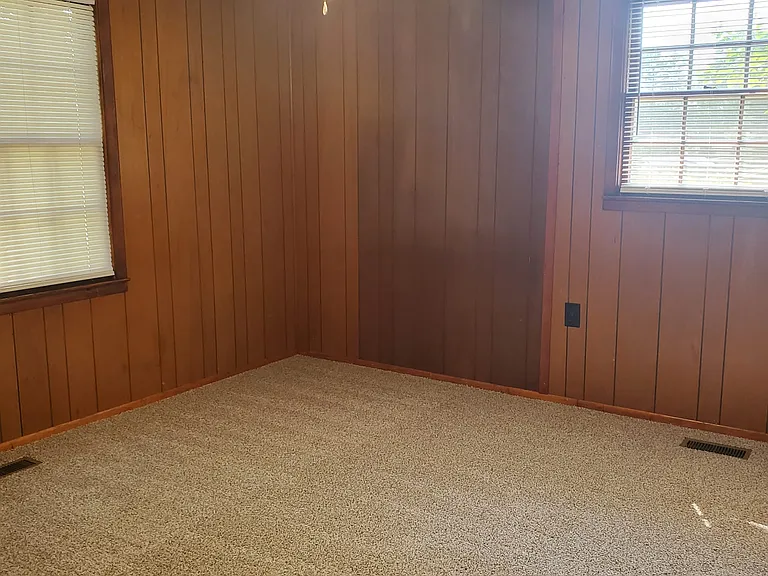 5006 Valley St — Photo 2
