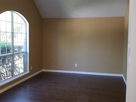 3rd image of 1567 Bradford Trace Dr