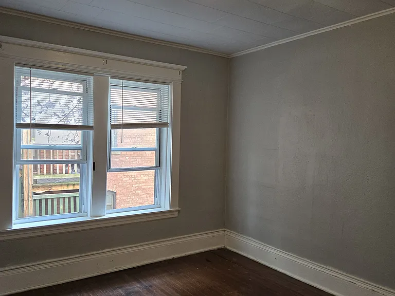 236 Locust St #2R — Photo 8