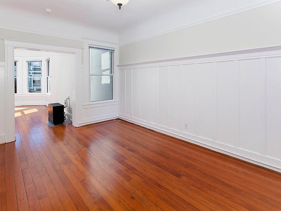 5th image of 609 Ashbury St APT 03