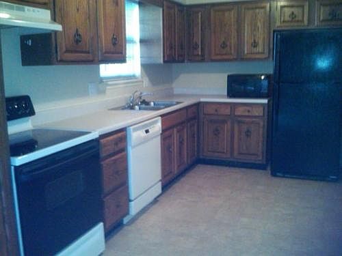 3rd image of 9702 W 83rd Ter