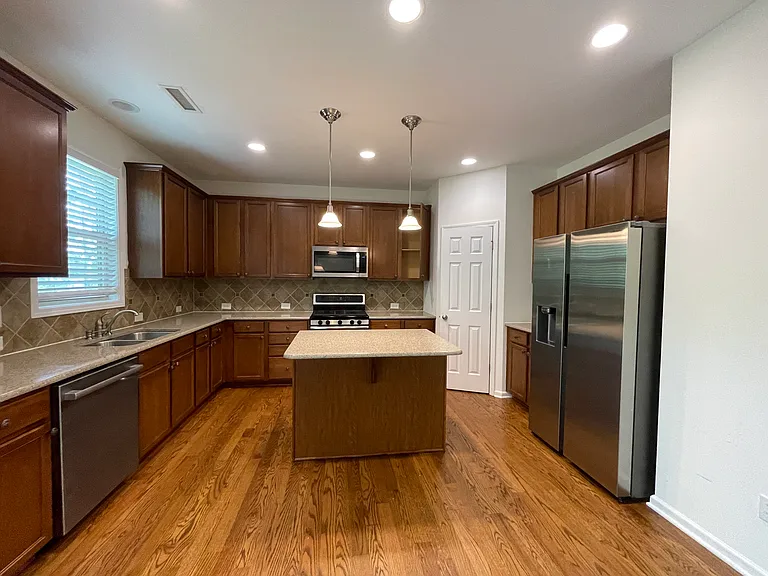 119 Gathering Pl — Photo 14