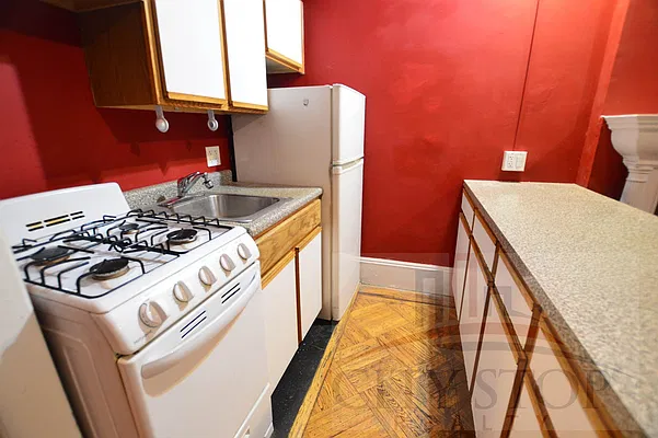 Rented by City Stop Realty | media 3