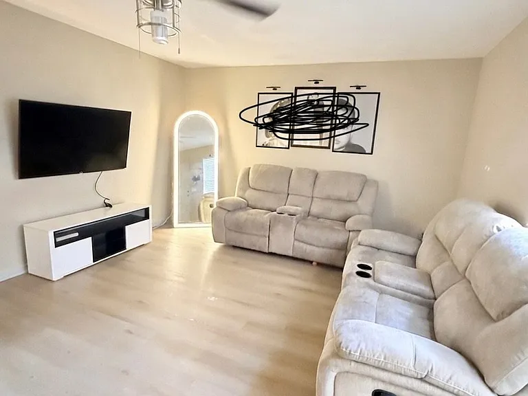 2301 W Michigan Ave #17 — Photo 14