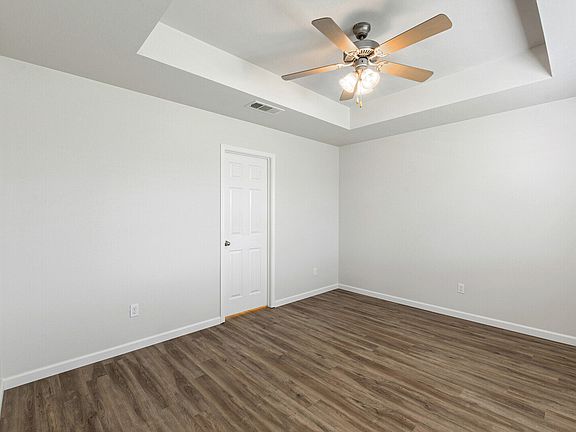 4th image of 7911 Woodbury Dr