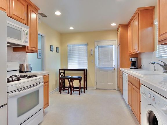 4th image of 7002 Gretna Ave