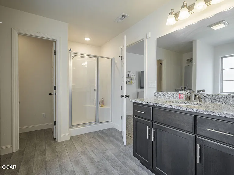 2110 Greystone Sq — Photo 7