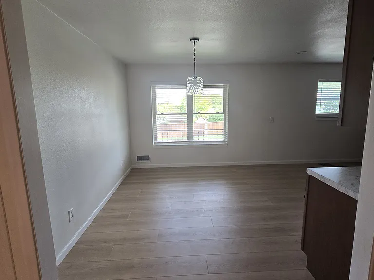 1305 Spring Creek Dr — Photo 7