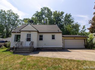 126 Garland St SE, Kentwood, MI 49548
