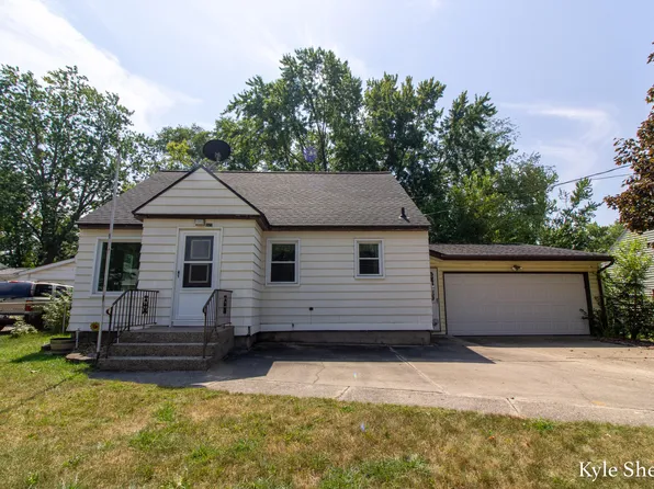 126 Garland St SE, Kentwood, MI 49548