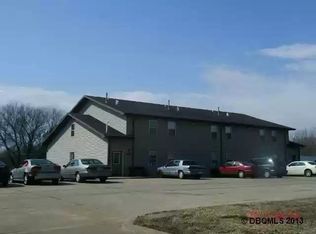 8235 Kalb Ridge St APT 8, Peosta, IA 52068