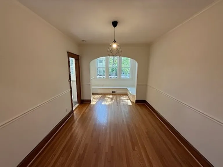 2423 39th Pl NW — Photo 8