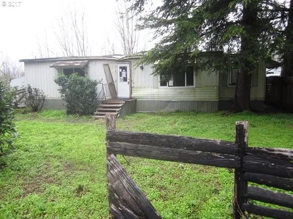 49251 Kingwood Ave, Mill City, OR 97360