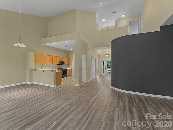 2nd image of 47 Ridgetop Cir Unit 202