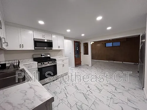 121 Shaw St #1 Photo 1