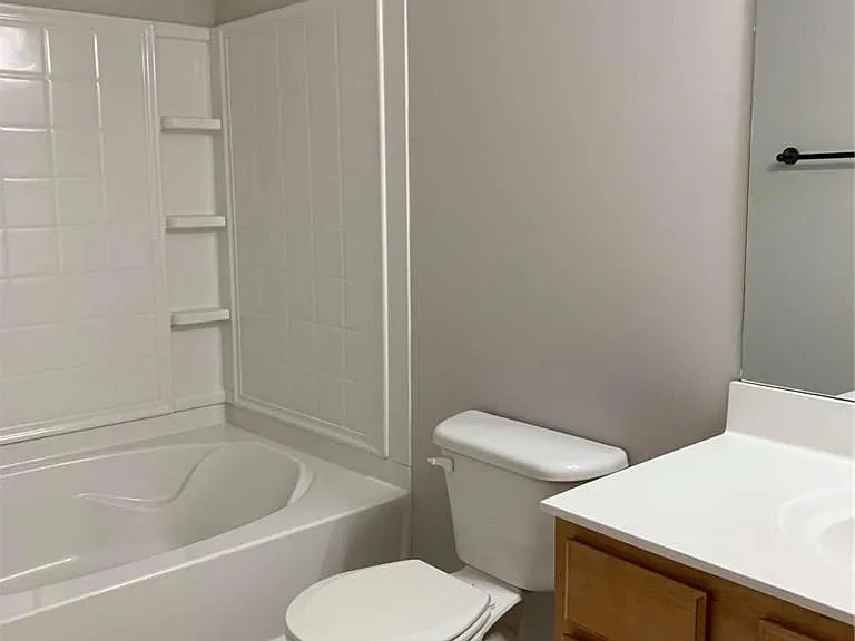 1743 Heights Cir — Photo 12