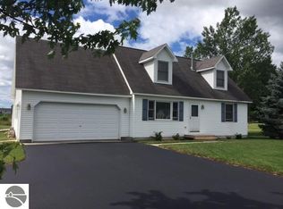 369 Peach Tree Dr, Traverse City, MI 49696