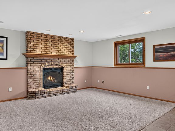 4th image of 80 Johnson Ave