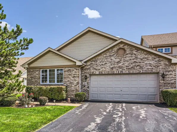 89 Iliad Dr, Tinley Park, IL 60477