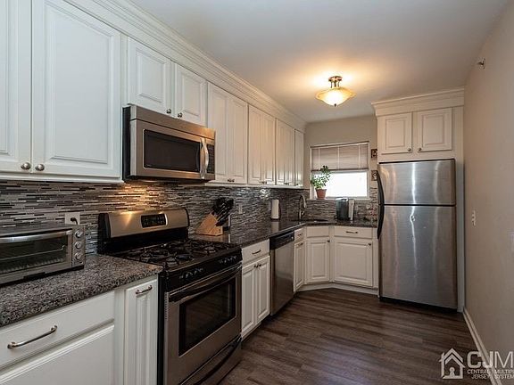 3rd image of 219 Bexley Ln #219