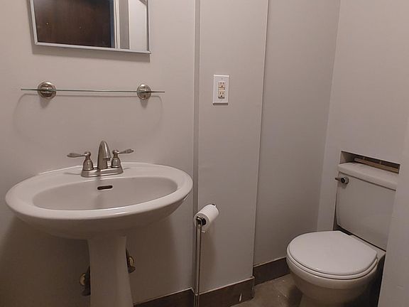 5th image of 72 S Liberty St #1