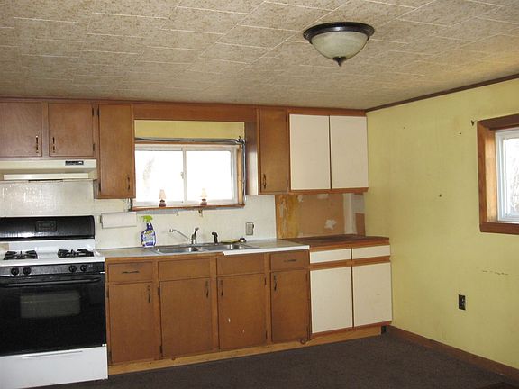 5th image of 309 Park St