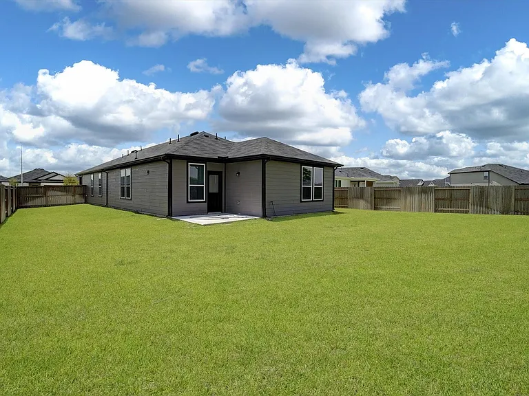 511 Louis Ln — Photo 35