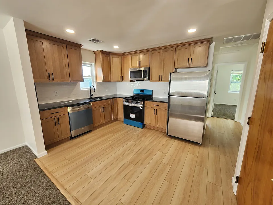 507 New Castle Rd #2