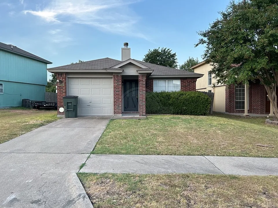 2304 Garrett Dr