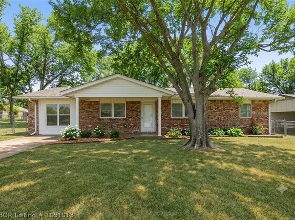 617 N Harriet St, Sallisaw, OK 74955