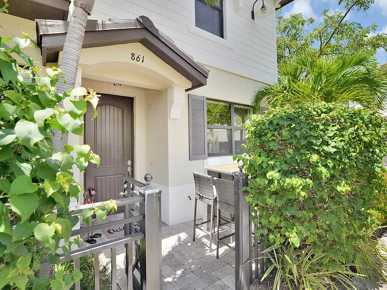 861 S Ocean Blvd — Photo 33