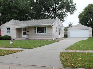 2430 Teresa Dr SW, Cedar Rapids, IA 52404