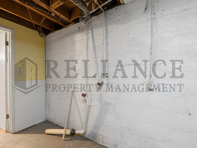 1555 N Northeast Pkwy — Photo 30