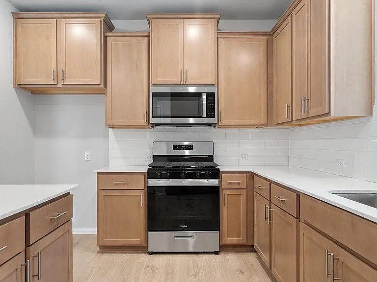 132 Condesa St — Photo 8