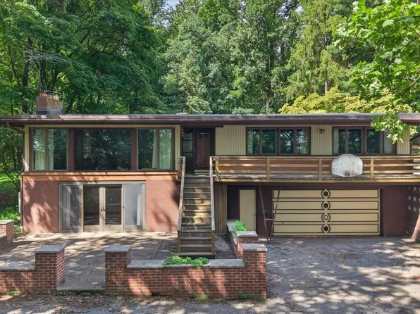 1985 Ridgewood Rd, York, PA 17406
